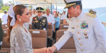 Reconoce Evelyn Salgado Pineda a las mujeres y hombres de mar