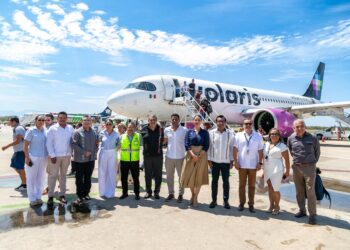Inauguran vuelo directo Puebla–Zihuatanejo de Volaris; fortalece conectividad aérea de Guerrero