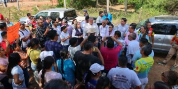 Se reúne gobernadora con un grupo de la CETEG en Costa Grande