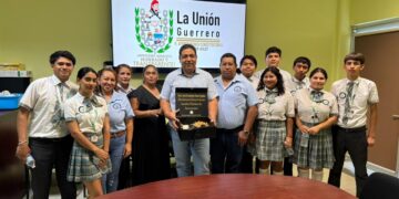 Padrino Estudiantes del CBTA 177 nombran padrino de generación al alcalde José Francisco Suazo Espino