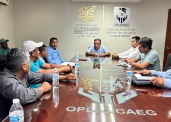 Gobierno del Estado continúa con la atención carretera en la región Montaña