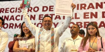 Iván Hernández se registra y llama a defender la identidad de Morena en Guerrero