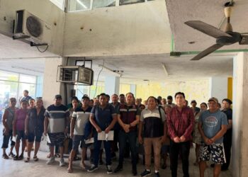 Entrega Sagadegro apoyos a buzos de Acapulco