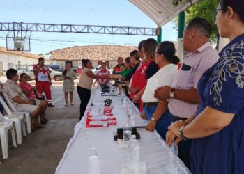 Entregan lentes gratuitos a habitantes de La Unión mediante campaña de salud visual