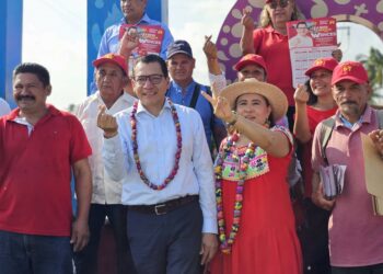 Victoriano Wences llama a la unidad y al trabajo territorial durante recorrido por Coyuca de Benítez