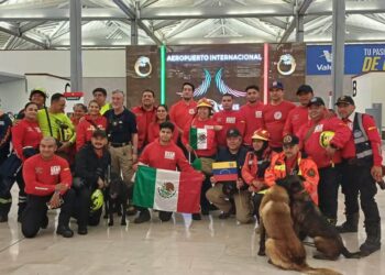 Llega a Caracas Brigada USAR-MEX 18, con dos bomberos guerrerenses para apoyo humanitario tras sismos