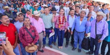 Evelyn Salgado entrega obras en Copanatoyac y Xalpatláhuac, destaca inversiones por más de 150 MDP