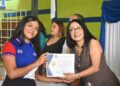 RECIBEN CON LA “E” DE ESPERANZA A ESTHELA DAMIÁN EN LA SIERRA CAFETALERA DE ATOYAC DE ÁLVAREZ
