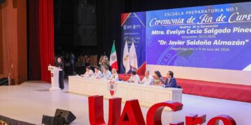 La Preparatoria 1 de la UAGro celebra la graduación con Evelyn Salgado como Madrina de Generación 2023-2026