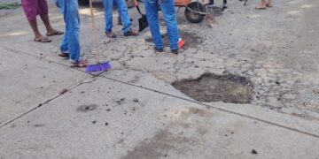 Gobierno Municipal de La Unión continua mejorando la infraestructura vial en la Saladita.