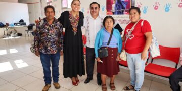 DIF Guerrero beneficia con aparatos auditivos a personas de la región Centro y Montaña
