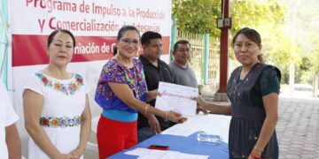 Premian a ganadores del Concurso Regional “Los Pintores Nahuas del Alto Balsas: Historias Narradas en Amate 2026”