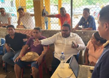 El gobierno del estado atiende y da seguimiento a compromisos con pobladores de Aguas Calientes