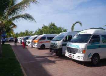 Transporte público refuerza campaña contra el acoso en Zihuatanejo