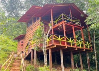 Turismo nacional y local mantiene actividad en las cascadas Mesas de Bravo