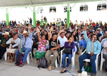 Capacitan a más de 600 autoridades comunitarias para fortalecer  la construcción de 128 caminos artesanales en Guerrero