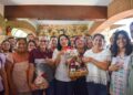 TOCA ESTHELA DAMIÁN CASA POR CASA EN HUITZUCO DE LOS FIGUEROA Y SUMA RESPALDO DE FUNDADORES DE MORENA