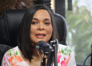 “En vez de hacer guerra sucia, que se pongan a trabajar”, responde Beatriz Mojica ante ataques en redes