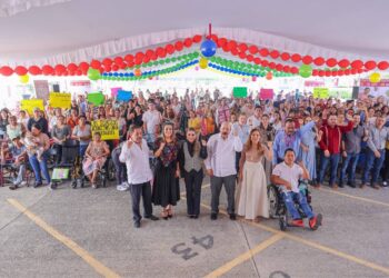 Evelyn Salgado encabezó la entrega mensual de aparatos funcionales para la Costa Grande, Región Norte y Montaña del programa “Transformando Vidas”
