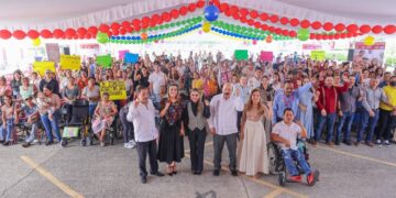 Evelyn Salgado encabezó la entrega mensual de aparatos funcionales para la Costa Grande, Región Norte y Montaña del programa “Transformando Vidas”