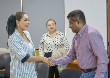 Evelyn Salgado fortalece cercanía con servidores públicos