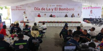 El mejor gobierno que hemos tenido es el de Evelyn Salgado, reconocen bomberos de la SGIRPCGRO