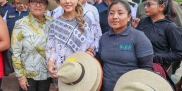 Evelyn Salgado y Rosa Icela Rodríguez llevan programa de justicia alimentaria del Plan Maestro para la Montaña