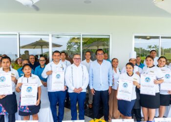 Sectur Guerrero entrega Distintivos H y México Anfitrión a hoteles Azul Ixtapa por su excelencia turística y correcto manejo higiénico de los alimentos