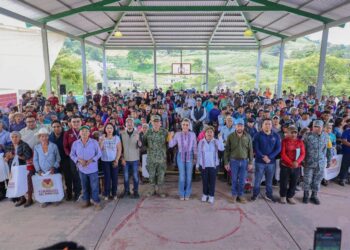 Evelyn Salgado y Rocío Bárcena llevan el Tianguis del Bienestar a Xicotlán dentro del Plan Maestro para la Montaña 