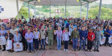 Evelyn Salgado y Rocío Bárcena llevan el Tianguis del Bienestar a Xicotlán dentro del Plan Maestro para la Montaña 