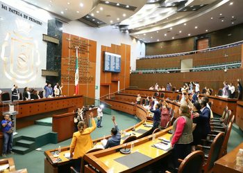 Designa el Congreso al artista Bernardo Rosendo Ponce como recipiendario de la Presea “Sentimientos de la Nación”