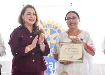 RECONOCE EL CLUB DE ROTARIOS DE ACAPULCO LA BRILLANTE TRAYECTORIA DE ESTHELA DAMIÁN