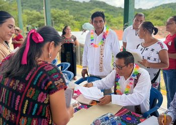 El gobierno de Guerrero atiende y fortalece coordinación con autoridades comunitarias de Tecoanapa