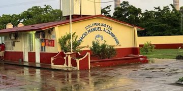 Gobierno municipal de la unión brinda apoyo oportuno a familias afectadas tras inundación de sus casas