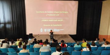 Capacita SGIRPCGRO a jefas y jefes de sector, supervisores y directores de la SEG en materia de Protección Civil