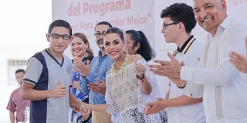 Entrega Evelyn Salgado apoyos del programa Ver Bien para Ver Mejor