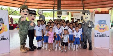 Una visita guiada acerca a la comunidad escolar a la Guardia Nacional y al Ejército Mexicano