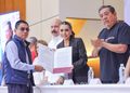 Entrega Evelyn Salgado escrituras y títulos de propiedad a familias de Chilpancingo; garantiza certeza jurídica a su patrimonio