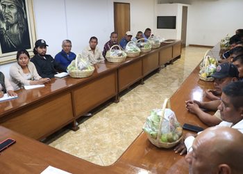 Atiende gobierno de Guerrero planteamientos de comunidades de Santa Cruz del Rincón
