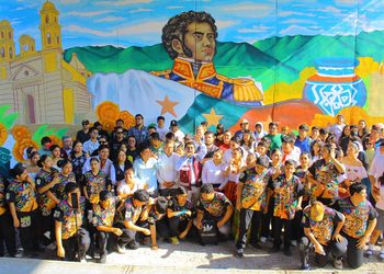 MILES DE JÓVENES DE TODO EL PAÍS CREAN “EL MURAL TEMÁTICO MÁS GRANDE DEL MUNDO”, INSPIRADO EN EL DÍA DE MUERTOS: IMJUVE
